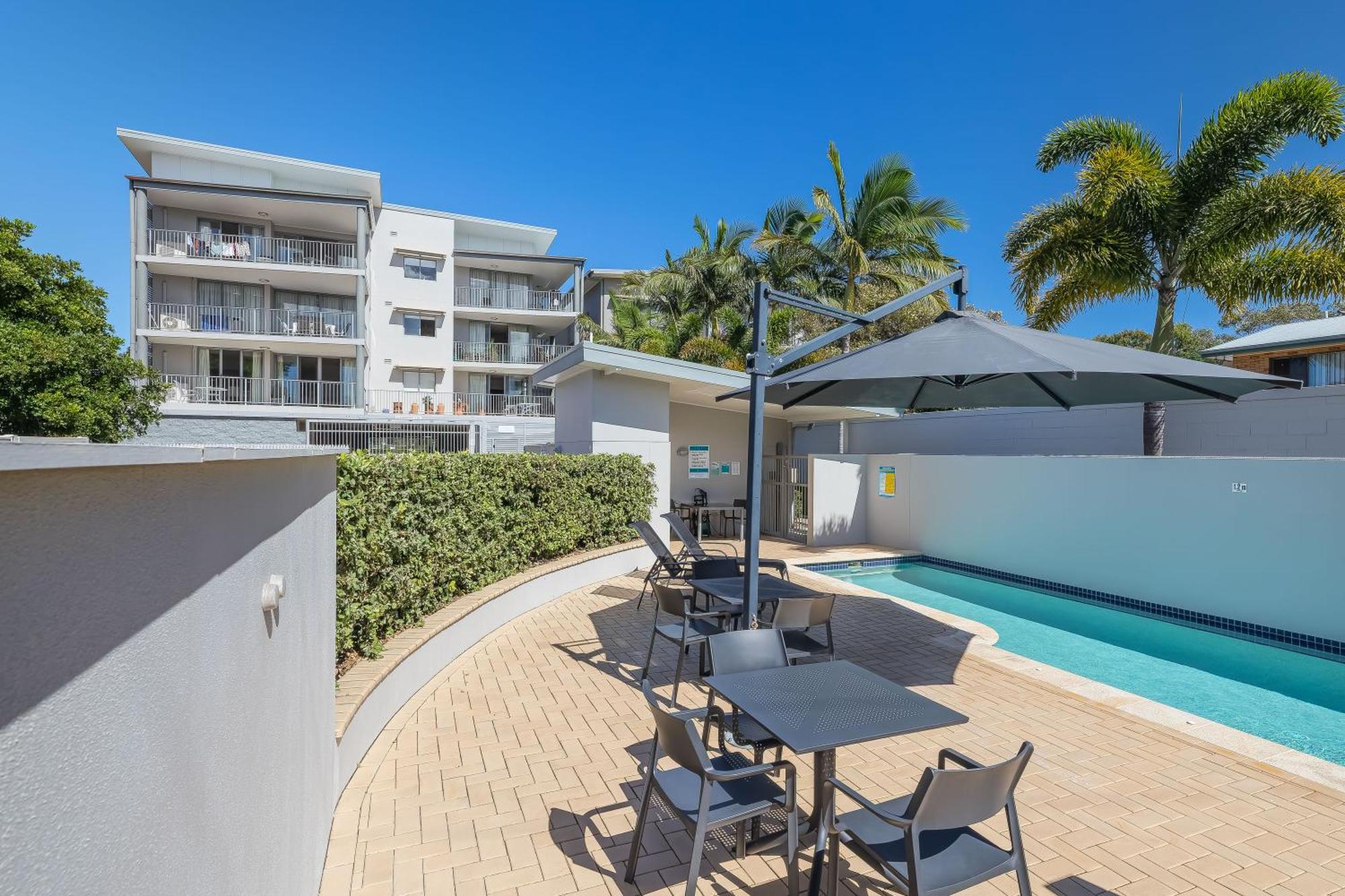 On The Bay Apartments Bongaree Экстерьер фото
